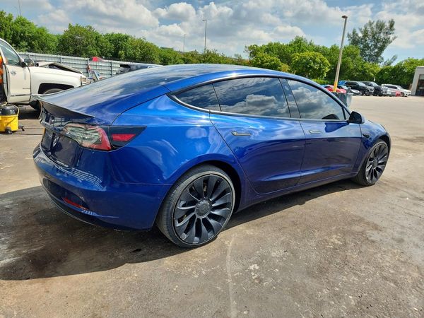 2022 TESLA MODEL 3