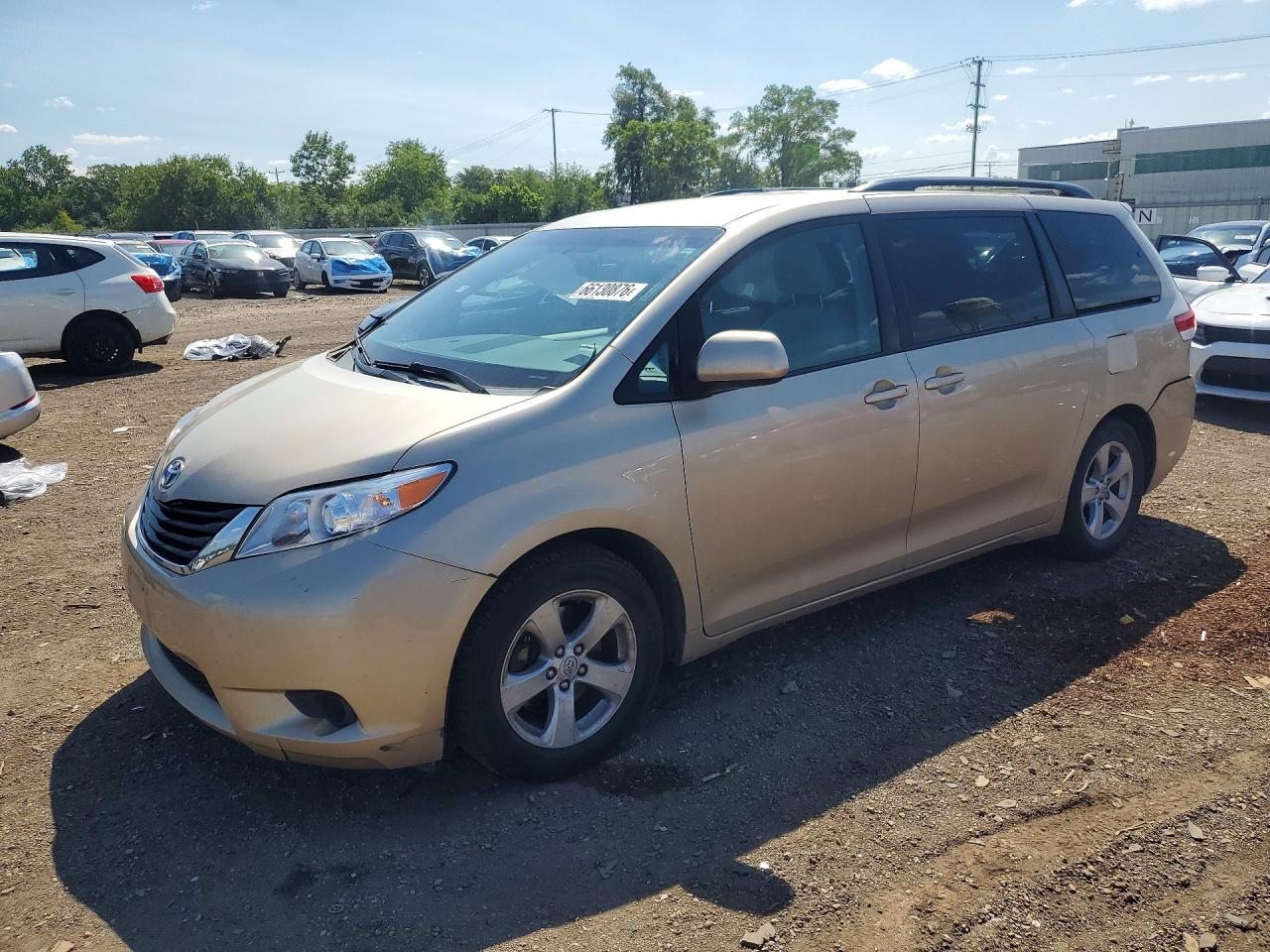 2013 TOYOTA SIENNA