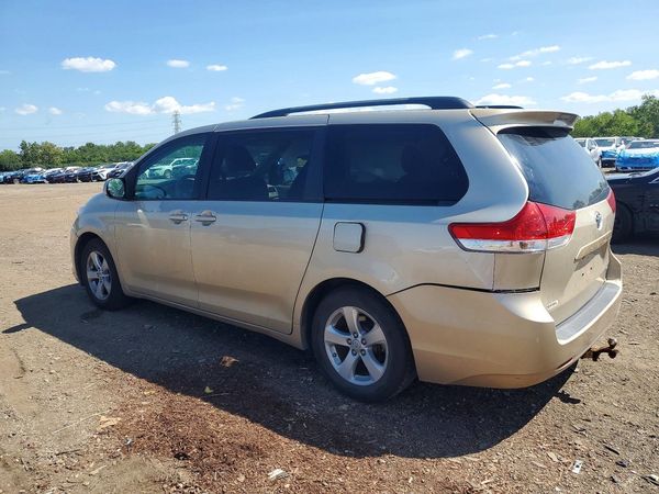 2013 TOYOTA SIENNA