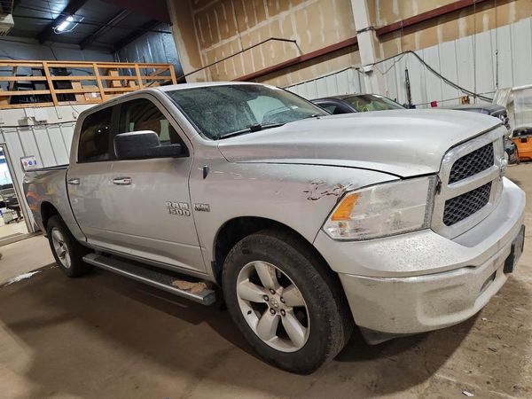 2018 RAM 1500 SLT CREW CAB 4X4