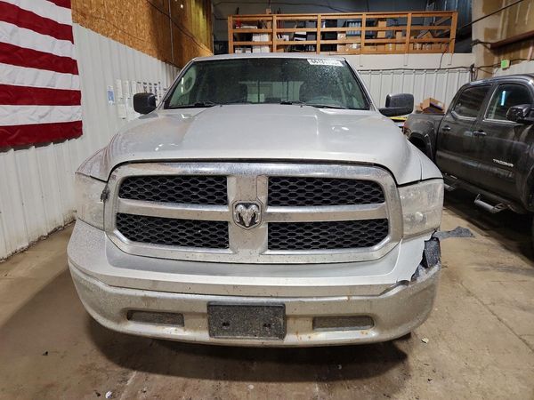 2018 RAM 1500 SLT CREW CAB 4X4