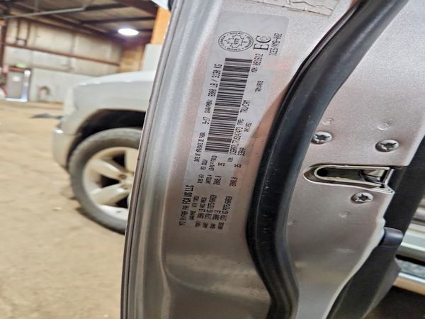 2018 RAM 1500 SLT CREW CAB 4X4