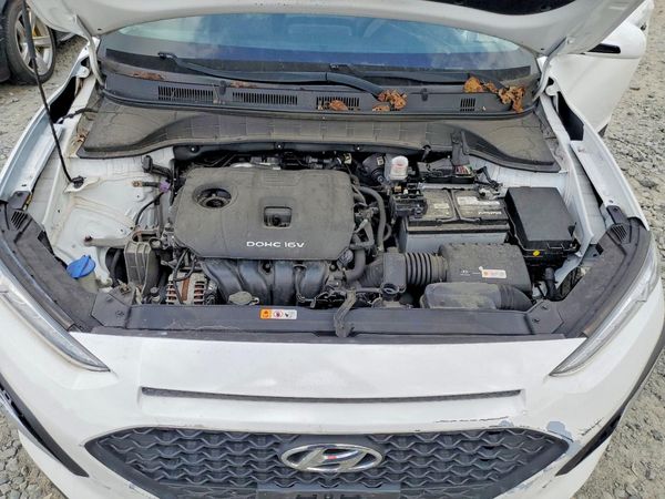 2021 HYUNDAI KONA SE — Engine bay