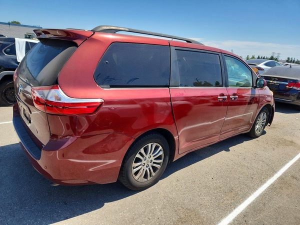 2015 TOYOTA SIENNA