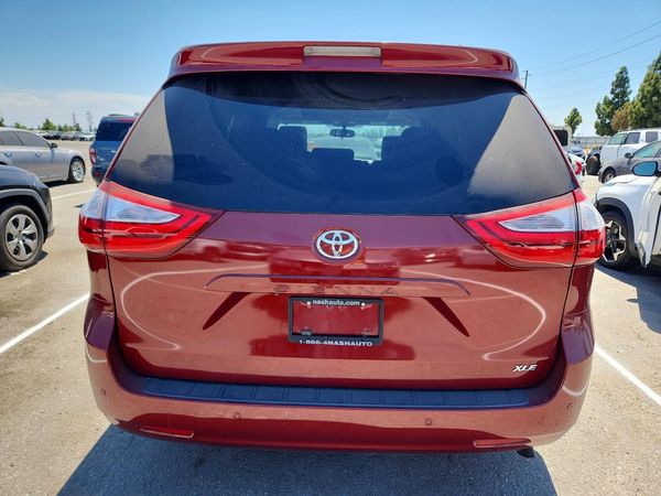 2015 TOYOTA SIENNA