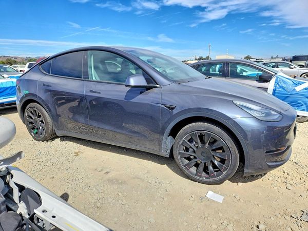 2021 TESLA MODEL Y — Passenger 3/4