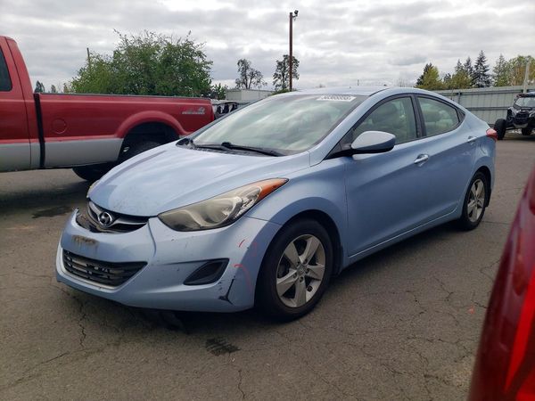 2013 HYUNDAI ELANTRA