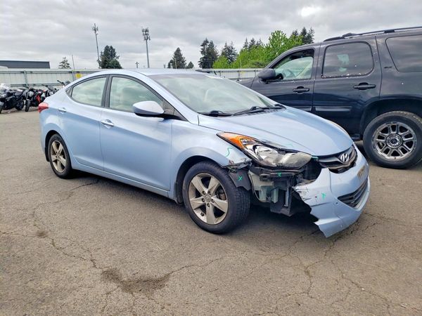 2013 HYUNDAI ELANTRA