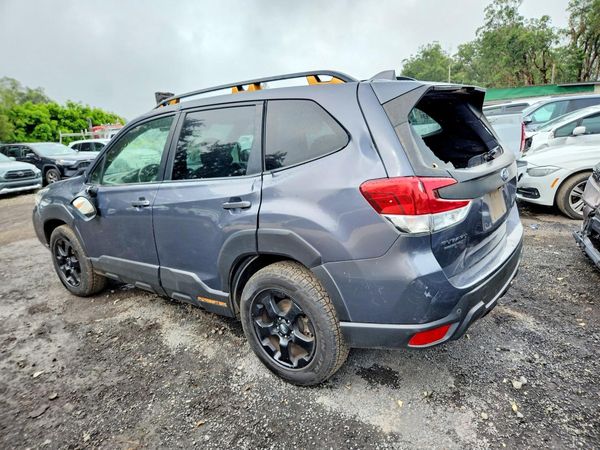2022 SUBARU FORESTER