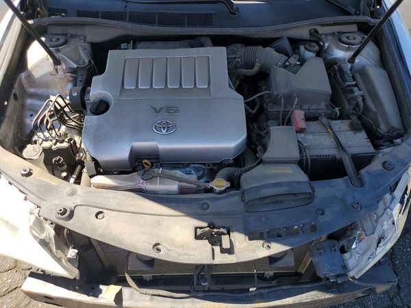 2012 TOYOTA CAMRY — Engine bay