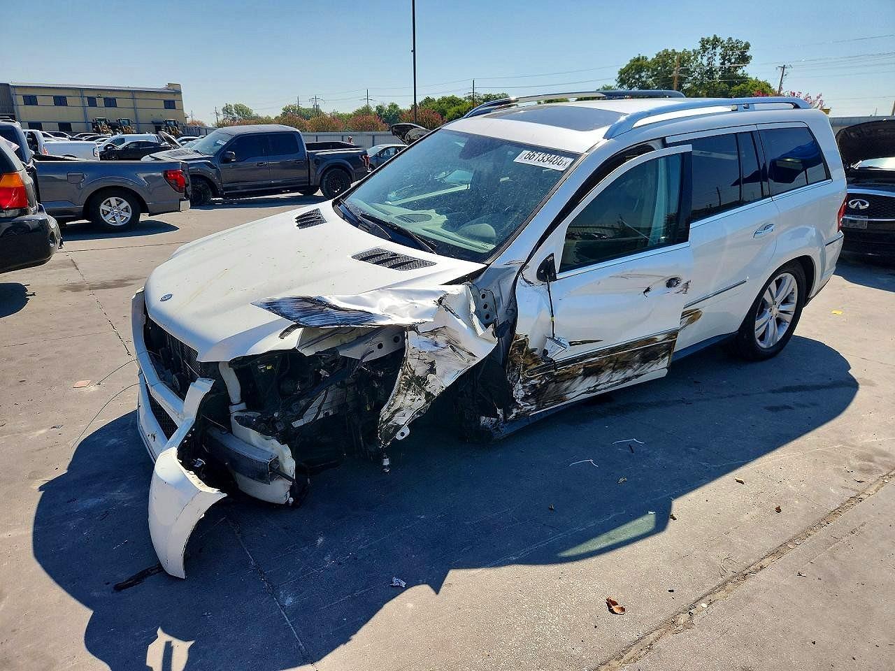 2012 MERCEDES-BENZ GL GL350 BLUETEC 4-MATIC — Front 3/4