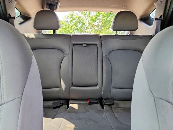 2015 HYUNDAI TUCSON GL (Middle-Low)