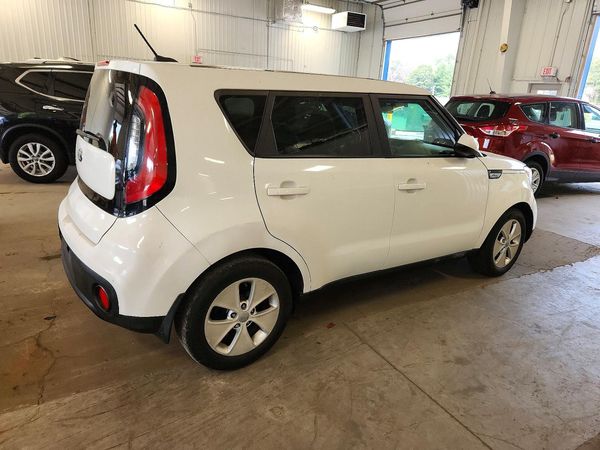2017 KIA SOUL Base