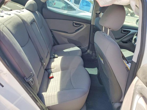 2015 HYUNDAI ELANTRA GLS(Middle)