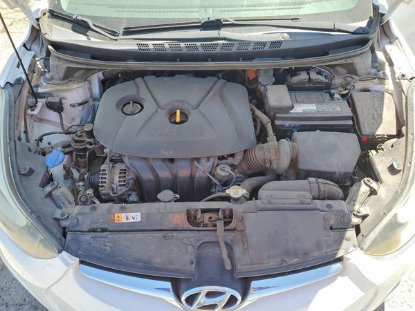 2015 HYUNDAI ELANTRA GLS(Middle)