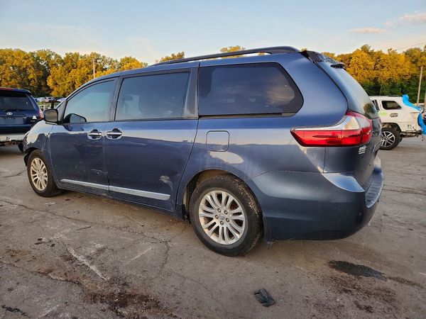 2017 TOYOTA SIENNA