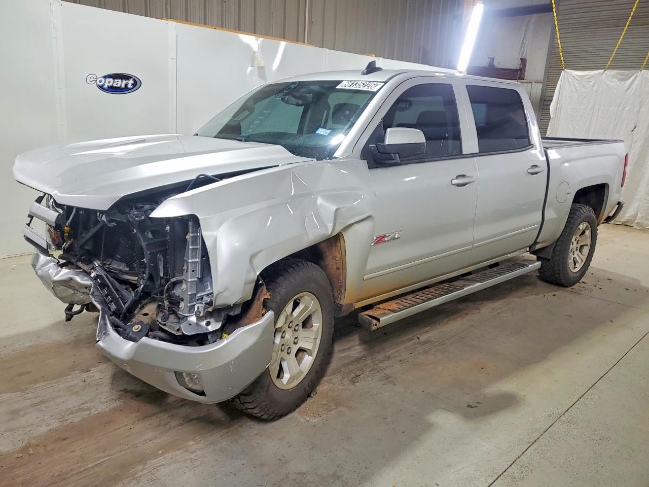 2018 CHEVROLET SILVERADO LT — Front 3/4