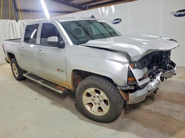 2018 CHEVROLET SILVERADO LT — Passenger 3/4