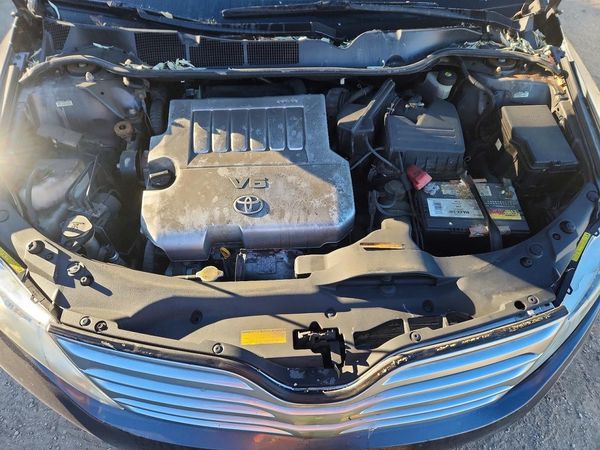 2012 TOYOTA VENZA — Engine bay