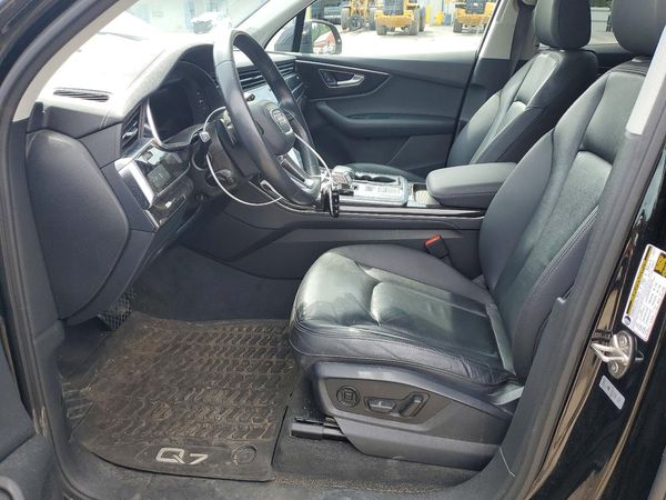 2023 AUDI Q7 quattro Premium Plus