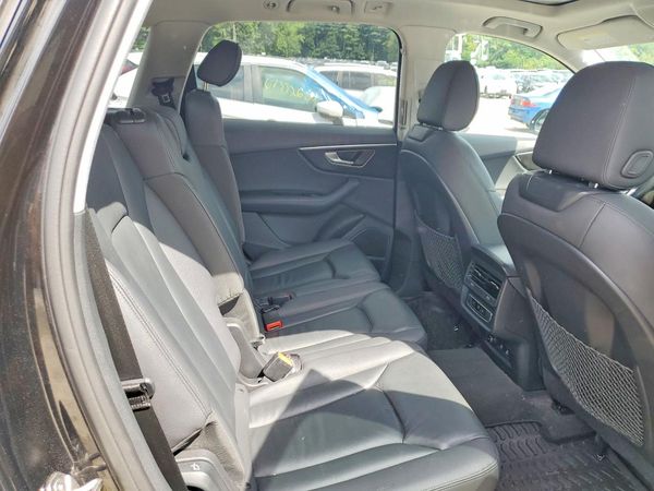 2023 AUDI Q7 quattro Premium Plus