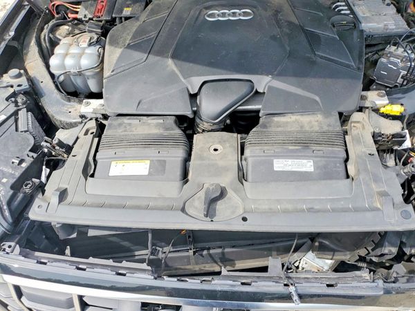 2023 AUDI Q7 quattro Premium Plus