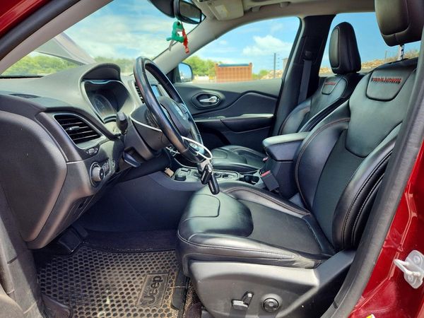 2019 JEEP CHEROKEE