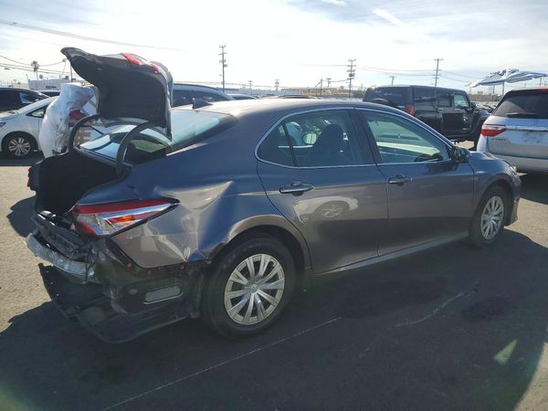 2019 TOYOTA CAMRY