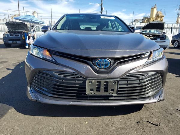 2019 TOYOTA CAMRY