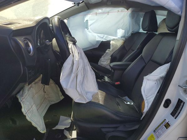 2017 TOYOTA COROLLA — DENT