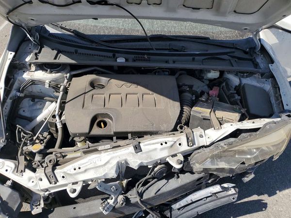 2017 TOYOTA COROLLA — Engine bay