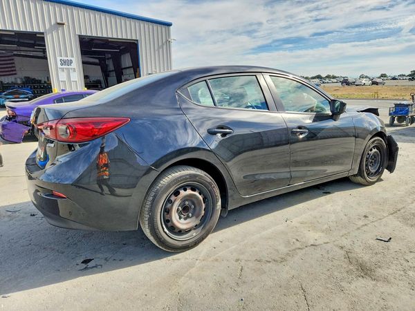2018 MAZDA 3 Sport