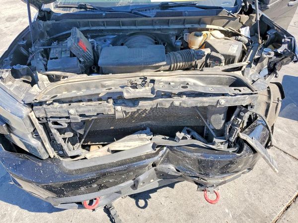 2019 CHEVROLET SILVERADO Trail Boss Custom — Engine bay