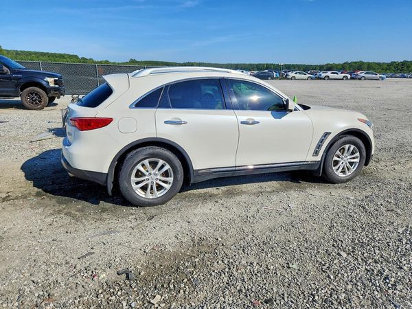 2017 INFINITI QX70