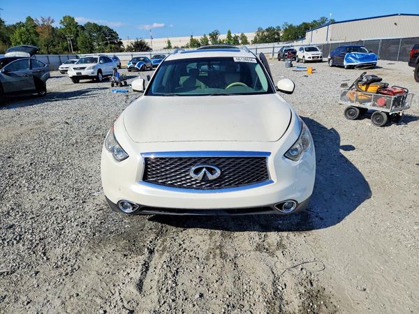 2017 INFINITI QX70
