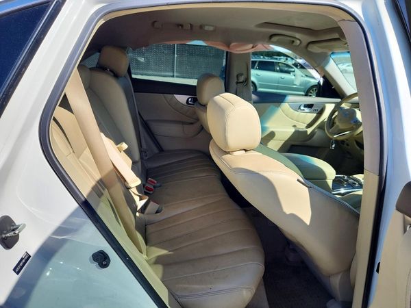 2017 INFINITI QX70