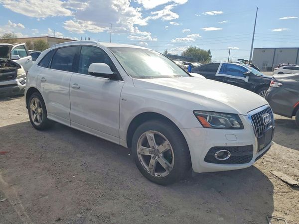 2012 AUDI Q5 Premium Plus