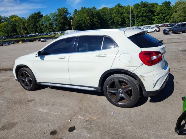 2015 MERCEDES-BENZ GLA