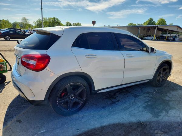 2015 MERCEDES-BENZ GLA