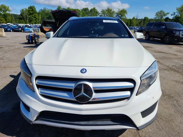 2015 MERCEDES-BENZ GLA