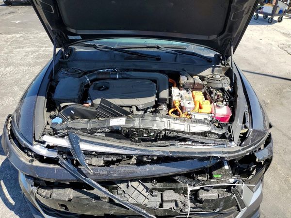 2024 HYUNDAI SONATA Limited — Engine bay