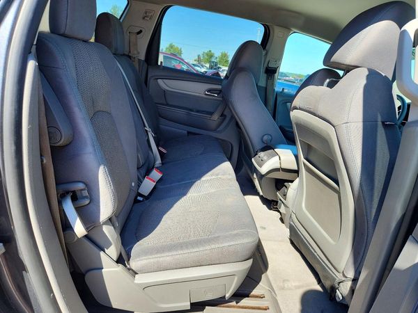 2014 CHEVROLET TRAVERSE LS