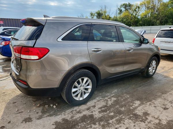 2018 KIA SORENTO L, LX