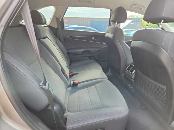 2018 KIA SORENTO L, LX
