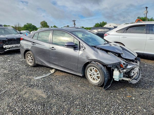2019 TOYOTA PRIUS