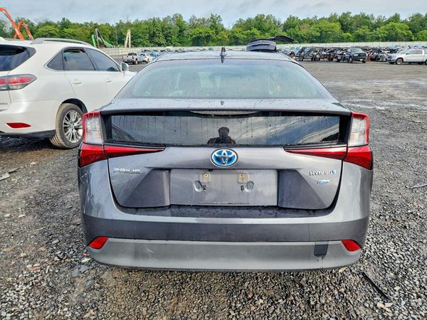 2019 TOYOTA PRIUS