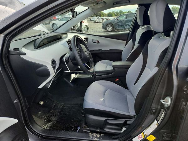 2019 TOYOTA PRIUS