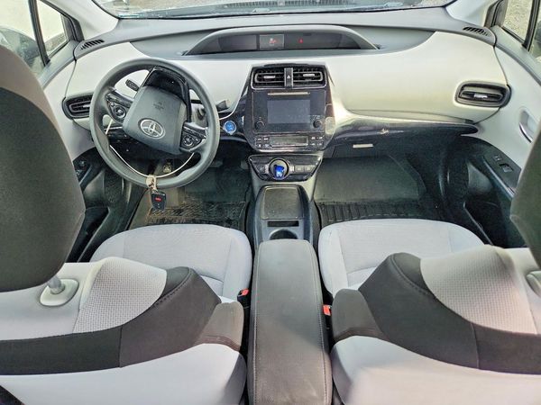 2019 TOYOTA PRIUS
