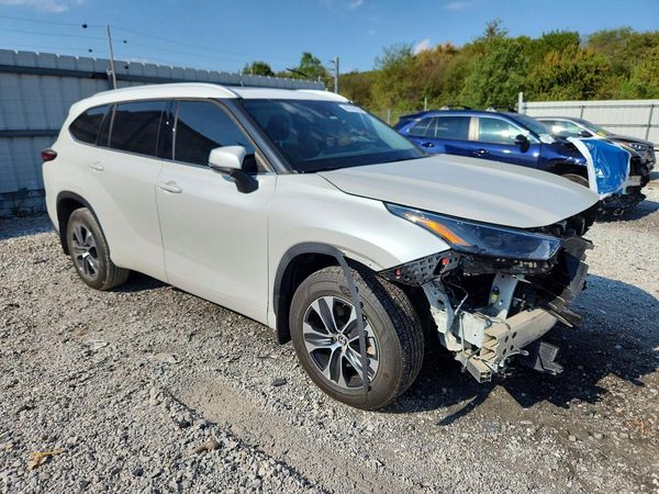 2022 TOYOTA HIGHLANDER