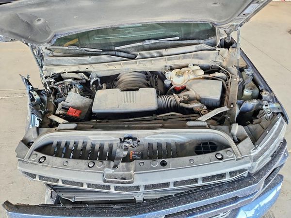 2022 CHEVROLET SILVERADO RST — Engine bay